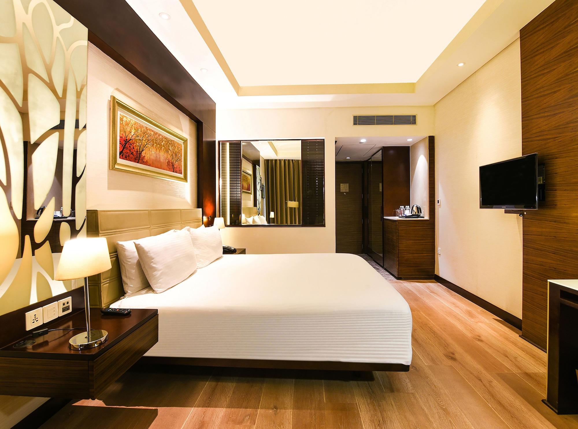 Doubletree By Hilton Gurugram Baani Square Hotel Gurgaon Buitenkant foto