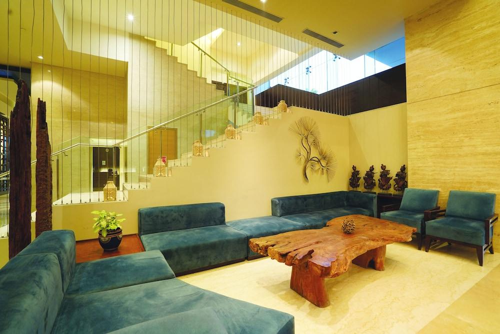 Doubletree By Hilton Gurugram Baani Square Hotel Gurgaon Buitenkant foto