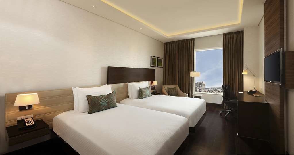 Doubletree By Hilton Gurugram Baani Square Hotel Gurgaon Kamer foto
